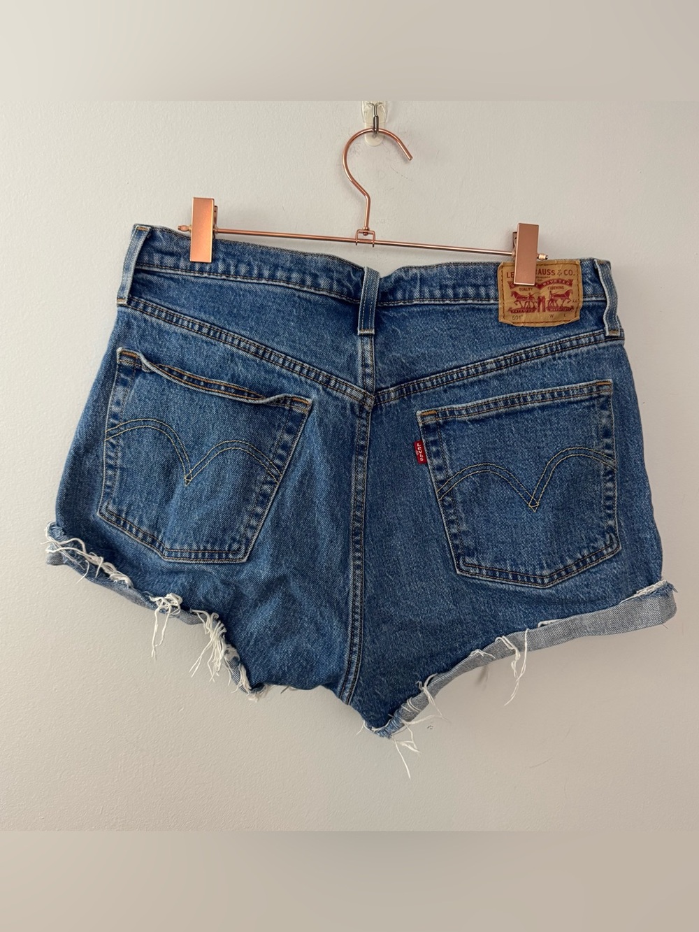 Levi's 501 Original high-rise cut-off denim shorts Size W31
